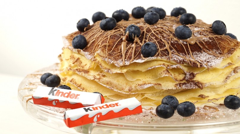 Crepe – Torte mit Kinderschokoladencreme und Bananen