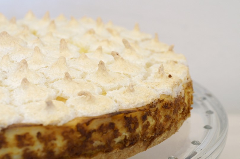 vanilliger Ananaskuchen mit Kokosbaiser