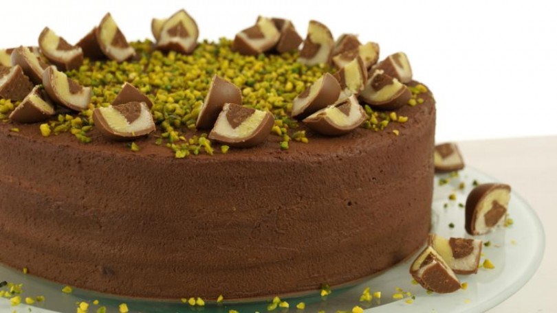 Mozarttorte mit Marzipan, Nougat und Pistazien