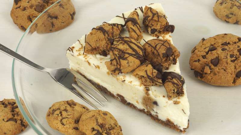 Cookie-Torte mit Cookie Dough Kugeln